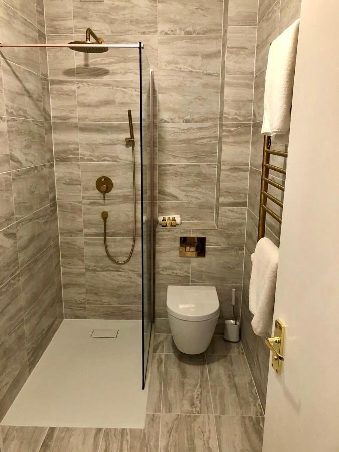 Flat 2 Struan House Apartment พิทลอครี ภายนอก รูปภาพ